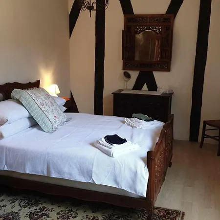 18 On The Rue アパート エイメ