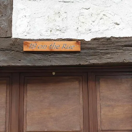 アパート 18 On The Rue