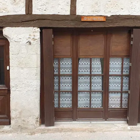 アパート 18 On The Rue *