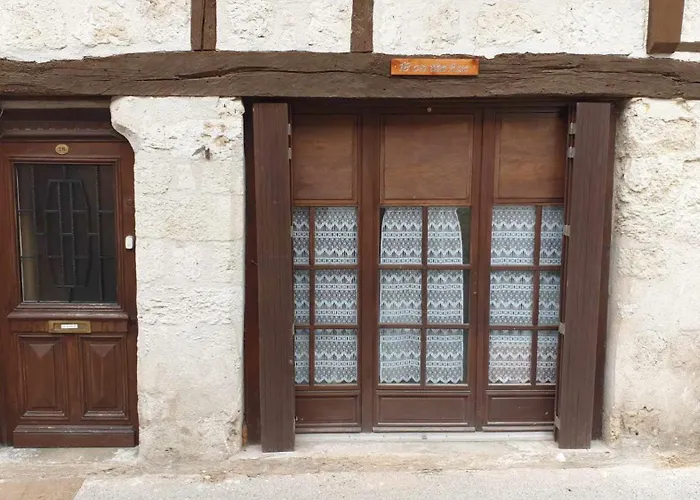 Apartment 18 On The Rue *